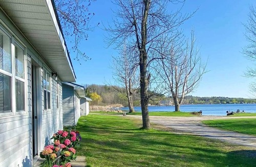Roseneath Cottage | Rice lake 3 bedrooms waterfront cottage
