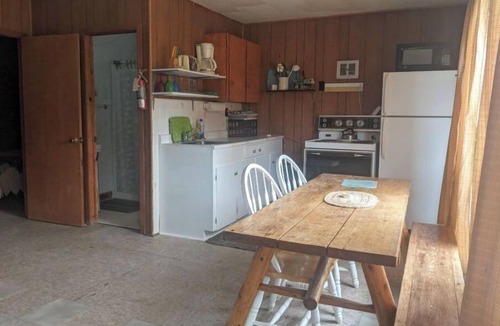 Roseneath Cabin | Rice Lake Cozy Waterfront Cabin