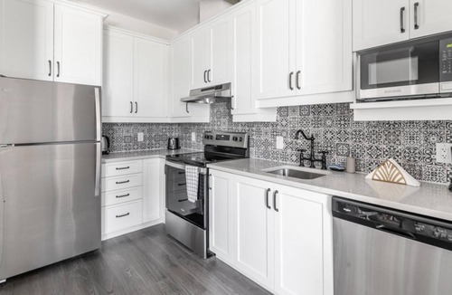 Smiths Falls Apartment | Rideau King 1Br Apartment Free Parking