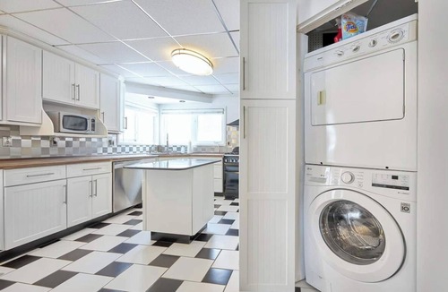 Oxford Station Cottage | Rideau River Retreat - Waterfront Home