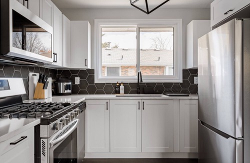 Windsor House | Rivard Beauty - 5bed/2bath - SpaceRental