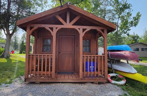 Hastings Apartment | River Front Studio on Trent River