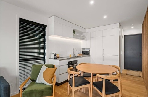 Albert Town Apartment | Rivers Abode