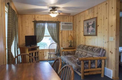 Park Rapids Cabin | Riverside Point Resort Cabin 7! Swim, dine, Adventure+