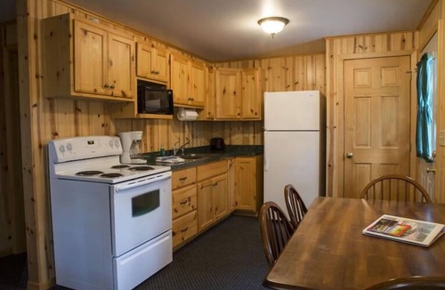 Park Rapids Cabin | Riverside Point Resort Cabin 7! Swim, dine, Adventure+