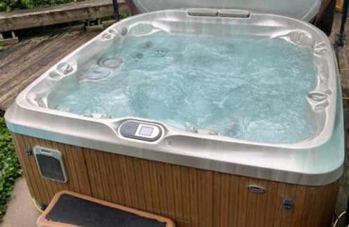 Elora House | Riverside Retreat with Sauna & Hot Tub in Elora