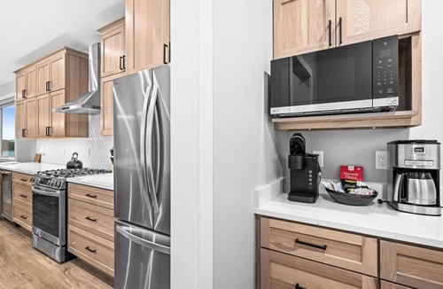 Duluth House | RiverWest "Stones Throw" Chalet - Brand New - Sauna