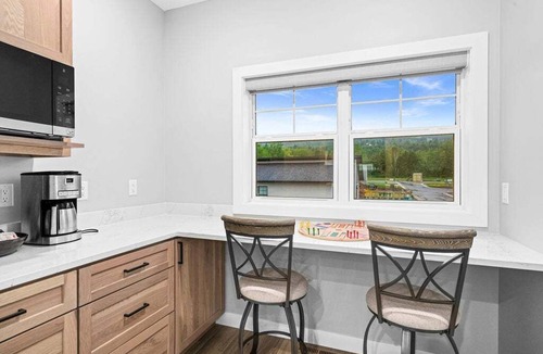 Duluth House | RiverWest "Stones Throw" Chalet - Brand New - Sauna