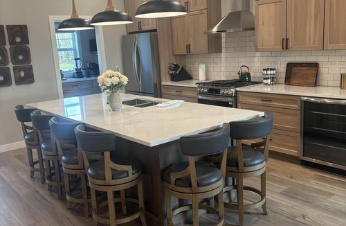 Duluth House | RiverWest Sunrise View - Brand new river view - Dog friendly- Sauna