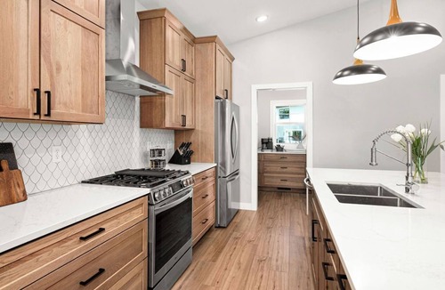 Duluth House | RiverWest Vista - Base Spirit Mtn, Riverfront, Sauna, Dog Friendly, 20% off Bike Rentals