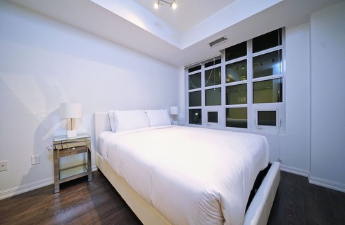 Fashion District Apartment | RivetStays - The Adelaide Suites