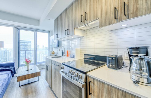 Garden District Apartment | RivetStays - The Jarvis