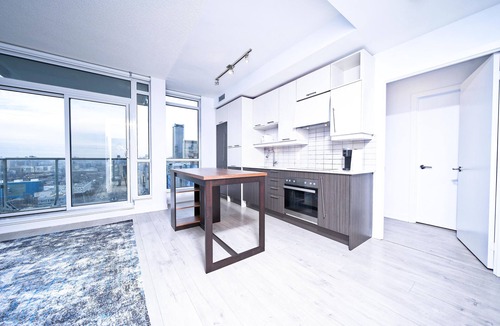 Downtown Toronto Apartment | RivetStays - The Richmond