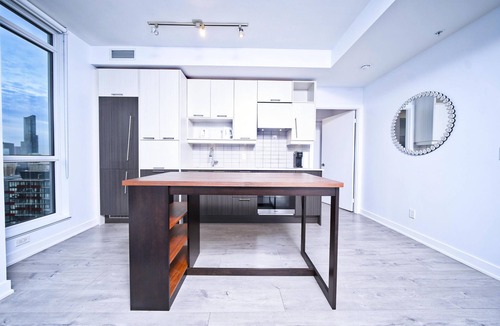 Downtown Toronto Apartment | RivetStays - The Social