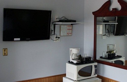 Otonabee-South Monaghan Hotel | Robyn's Motel