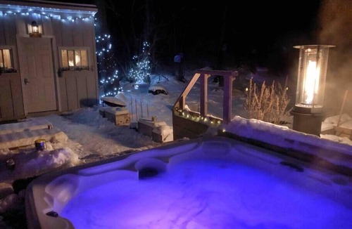Port Franks Apartment | Romantic Couples Getaway Sauna Hot Tub Gym Private Beach access Hiking trails