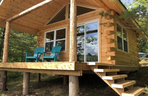 Madoc Cabin | Romantic secluded cottage on private lake