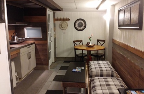 Wexford - Maryvale House | Room-2 (in 2-Room Basement Suite)