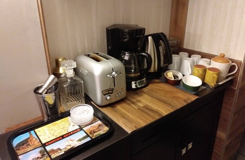Wexford - Maryvale House | Room-2 (in 2-Room Basement Suite)
