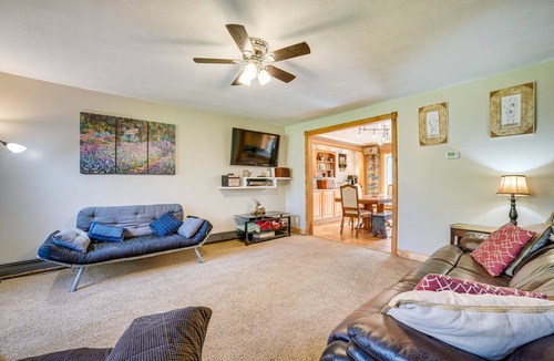 Higgins Lake House | Roscommon Vacation Rental ~ 1 Mi to Higgins Lake!