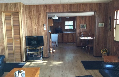 Killaloe Cottage | Round Lake Family Cottage, near Bonnechere, Foy and Algonquin Provincial Parks