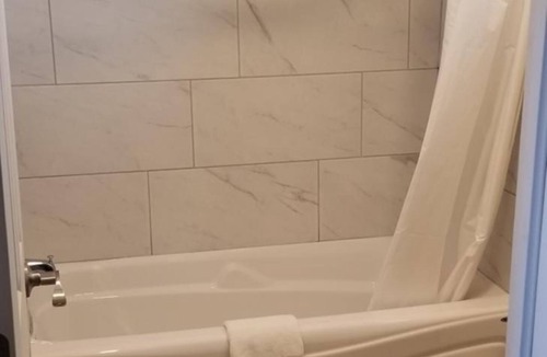 Napanee Hotel | Royal Napanee Inn