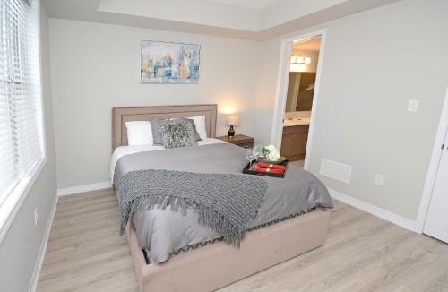 Oakville Apartment | Royal Stays Townhome Collection - 3 Bedroom Townhome in Oakville