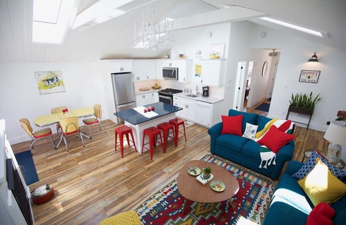 Bloomfield Cottage | Runaway Rooster B&B - Guest Cottagen