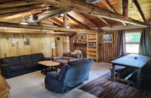 Hackensack Cabin | Rustic Cabin Hyde-A-Way