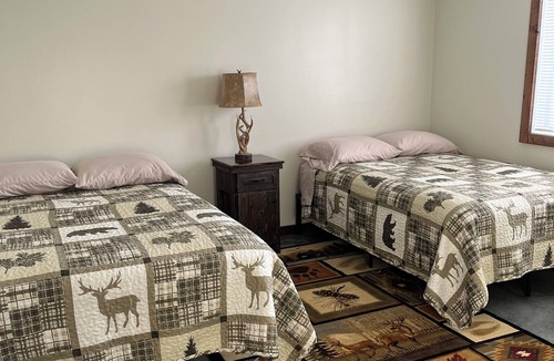 Ashby Cabin | Rustic hunt club lodge in the heart of Minnesota lakes country.