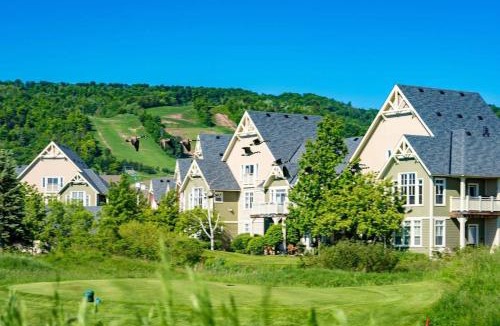 The Blue Mountains House | Rustic Retreat at Blue Pool Hot Tub Golf Ski