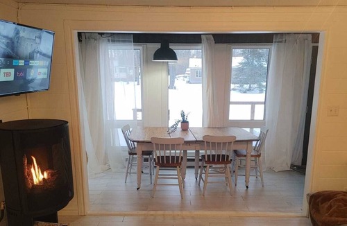 Marmora Cabin | Rustic & Unique Cabin on the water! (Pet friendly)