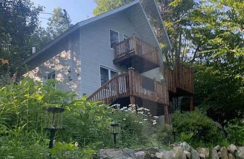 Saint-Gabriel-de-Brandon Ski Chalet | Rustic Villa Chalet