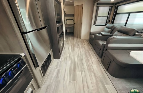 Kenora House | RV 8 Lake view with double over double bunks for the kids!