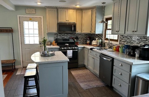 Roseville House | Safe and tidy Cape Cod in a very good neighborhood. Pet friendly.