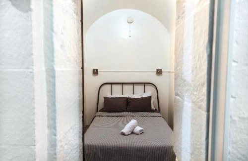 Downtown Ottawa Hostel | Saintlo Ottawa Jail Hostel