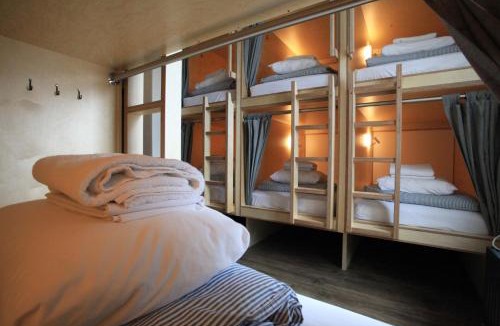 Downtown Ottawa Hostel | Saintlo Ottawa Jail Hostel