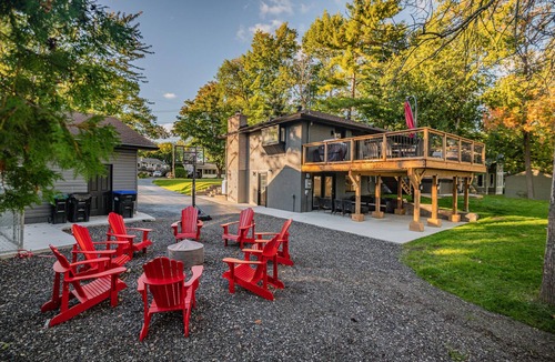 Tay Cottage | Sandy Beach/Boating/Swimming/Hot Tub/Marina/Trails
