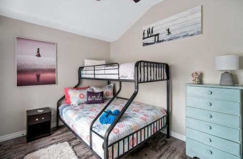 Crystal Beach House | Sandy Cove Cottage