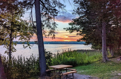 Trent Lakes House | Sandy Lake Beachhouse in Kawarthas Lakes