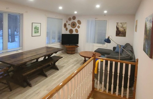 Trent Lakes Cottage | Sandy Lake Charm Authentic Cottage -Hot Tub, Sauna