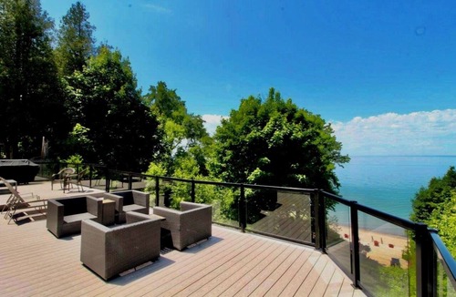 Zurich Cottage | Sandy Shores Lakefront Cottage! Amazing Luxury On Lake Huron!