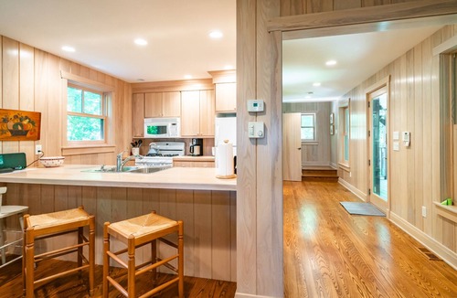 Port Colborne House | Sandy Shores Retreat