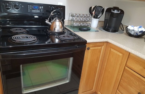 Sarnia House | Sarnia Hidden Gem - 3 BR/2 BA by College/Hwy/Arena