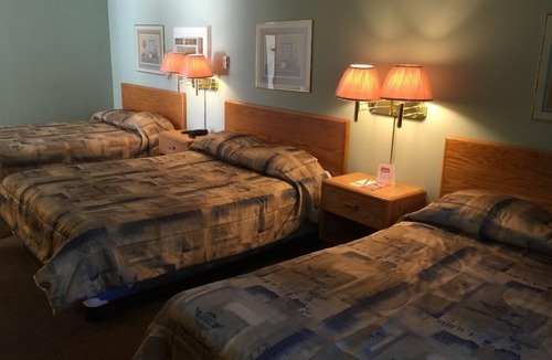 Algoma District Hotel | Satelite Motel