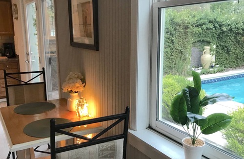 Baldwin Park Cottage | Savannah Charm Poolside Cottage - 3 mins fr Downtown!