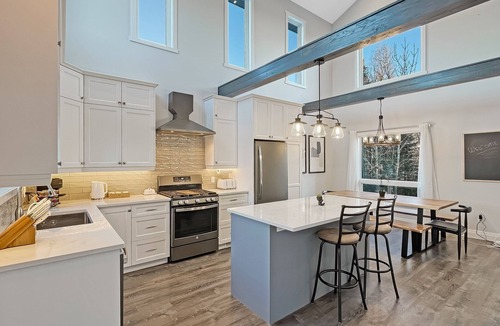 Faraday Cottage | Scandinavian Lakefront Luxury: Exquisite Cottage with Private Lake Access