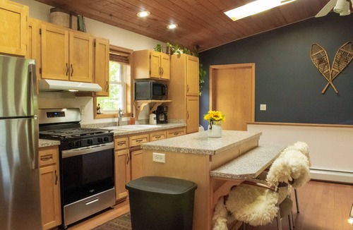 Rutledge Cabin | Scenic Kettle River Cabin - Hike, Sauna, Kayaks & More-Your Next Retreat Awaits!