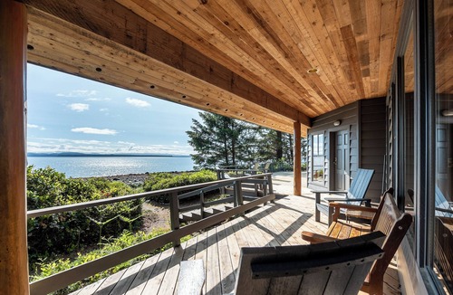 Quadra Island House | Sea Stone Quadra House