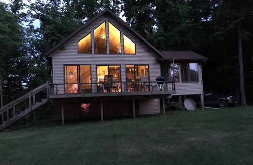 Everts Cabin | Secluded cabin on 20 acres of wooded paradise includes pontoon boat